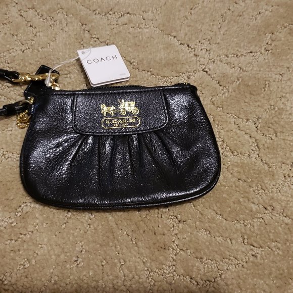 NWT Black Coach leather wristlet - Picture 1 of 1